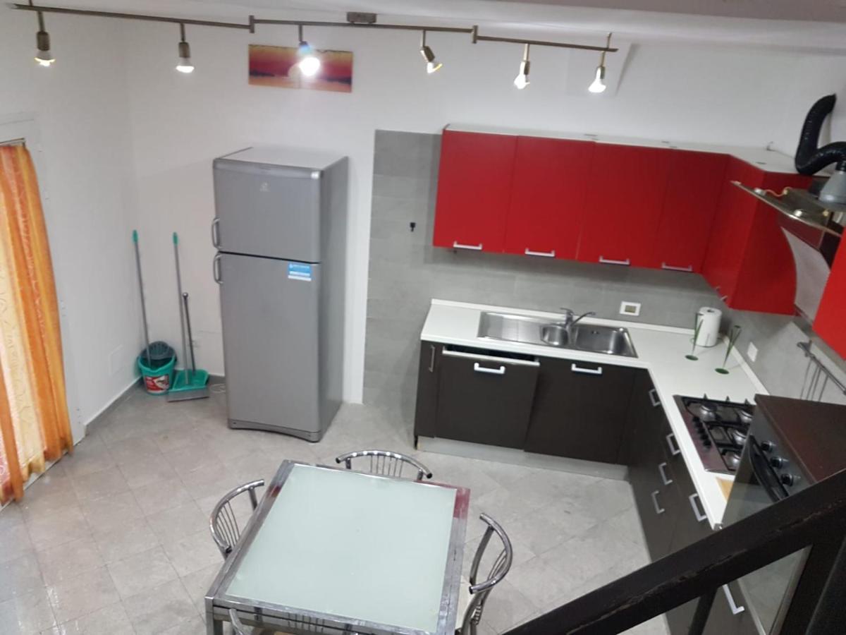 Casa N 2 Con Parcheggio Privato E Colonnina Ricarica Daire Livorno Dış mekan fotoğraf