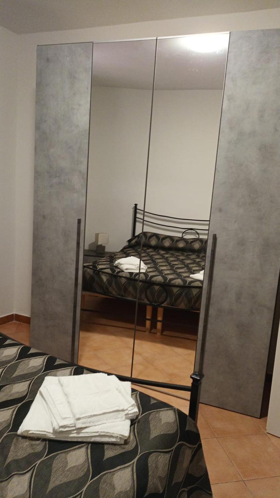 Casa N 2 Con Parcheggio Privato E Colonnina Ricarica Daire Livorno Dış mekan fotoğraf