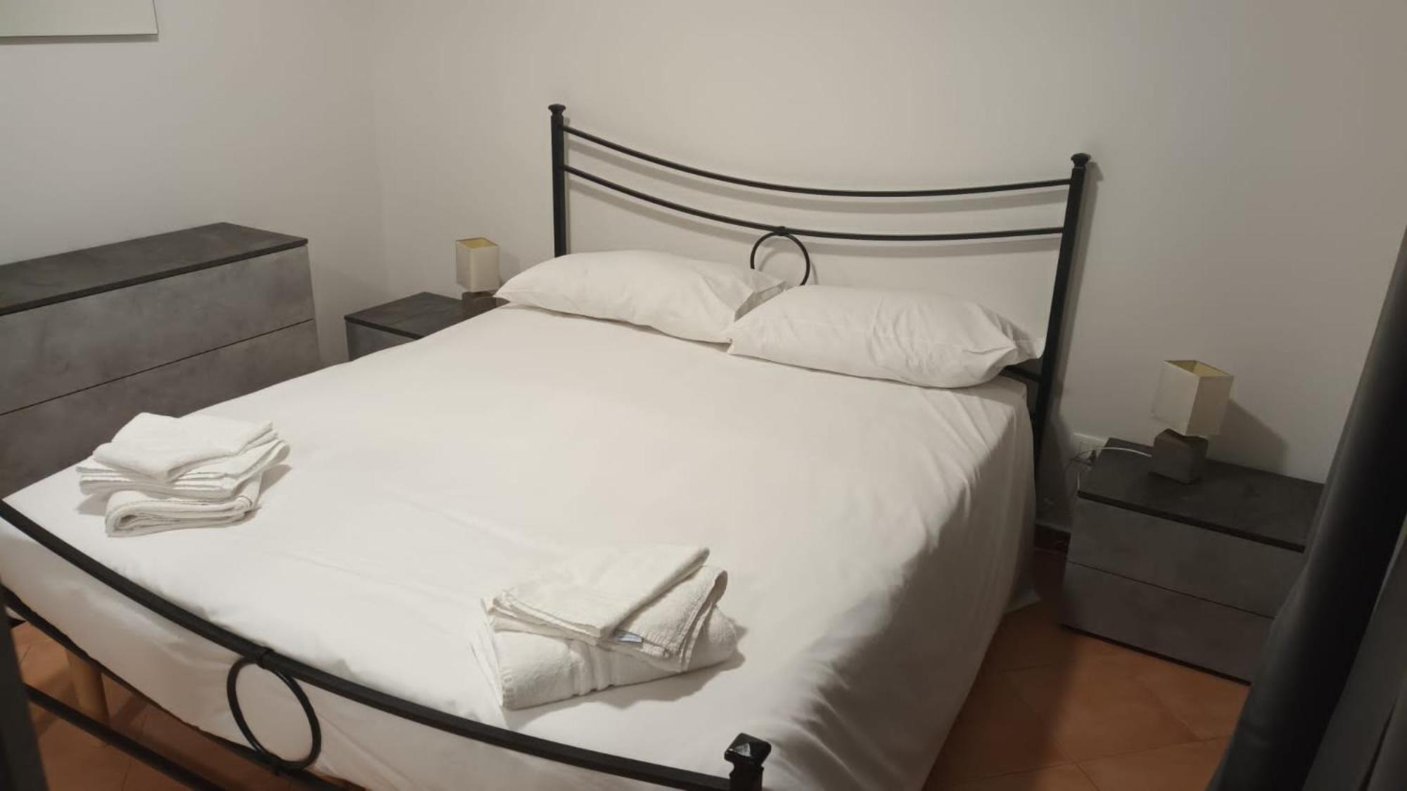 Casa N 2 Con Parcheggio Privato E Colonnina Ricarica Daire Livorno Dış mekan fotoğraf